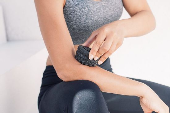 Bild von "TWISTER", schwarz