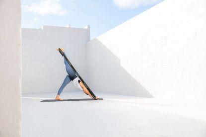 Bild von "RESIST BAND", schwarz