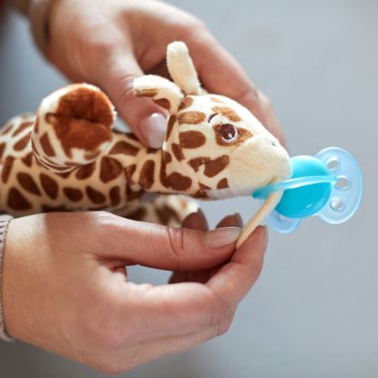 Bild von Schnullertier "Snuggle Giraffe" + Schnuller "Ultra Soft" SCF348/11, türkis